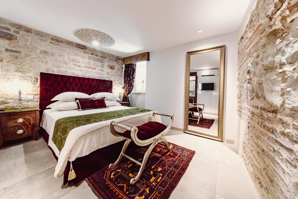 Villa Nepos Hotel Split Exterior photo